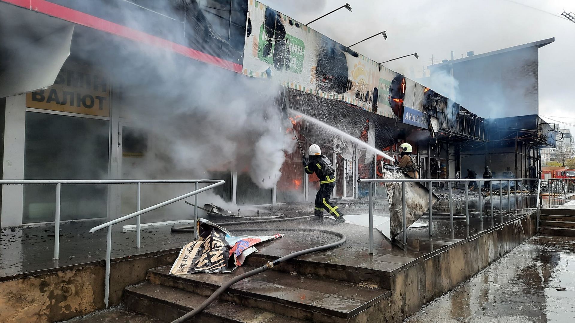 Rescuers extinguish large fire caused by Russian missile in Kharkiv