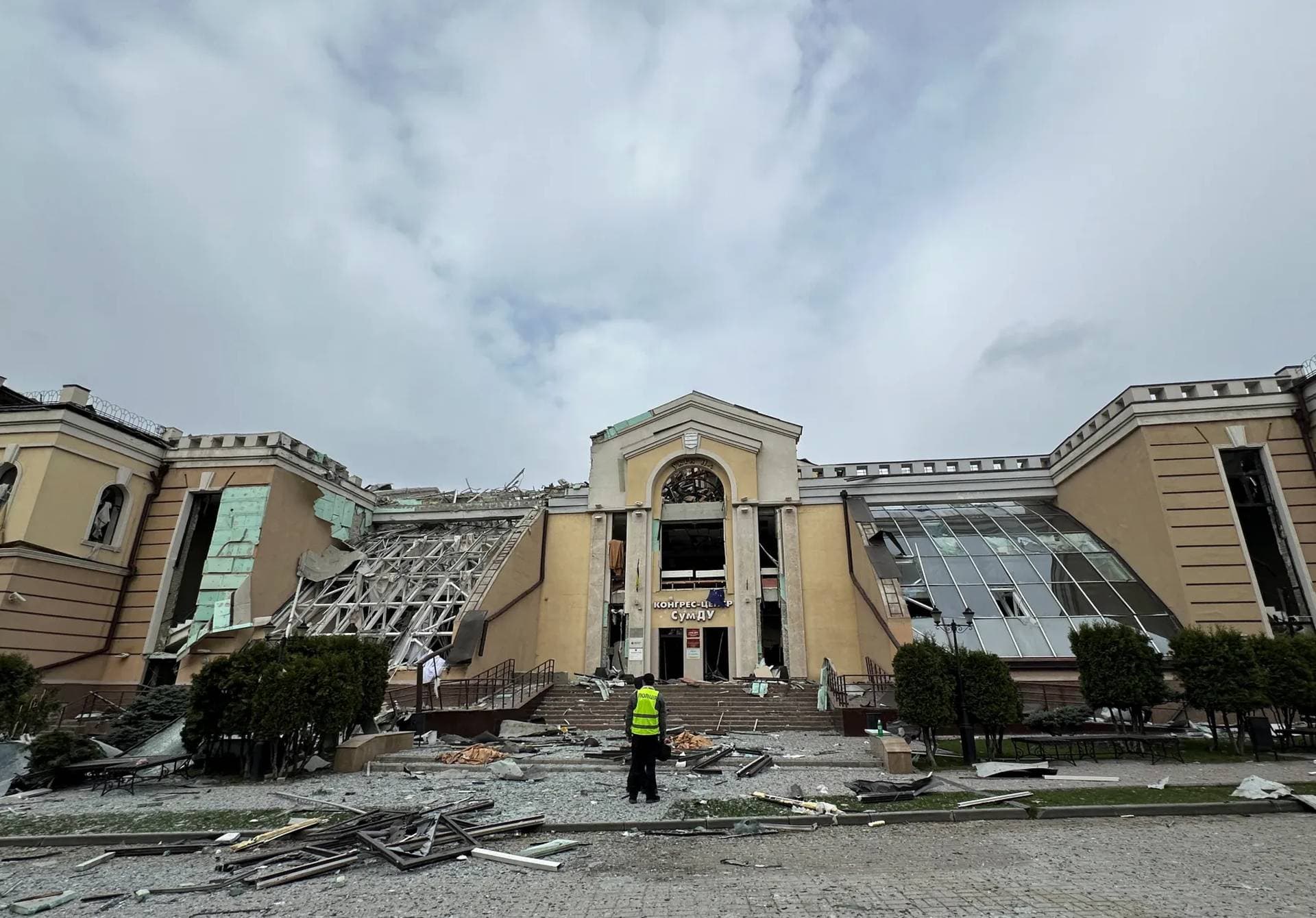 Damage to the Congress Center of SumDU from a Russian missile strike in Sumy